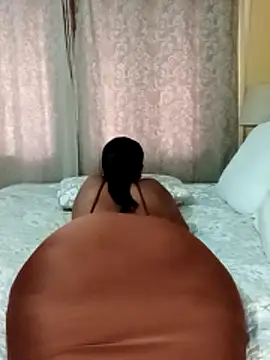 Snapshot of Luciouslips00 chatting on November 2025 01:54:02 PM Luciouslips00 online show from November 2025 01:54:02 PM