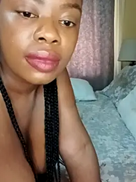 Snapshot of Luciouslips00 chatting on November 2025 10:18:01 AM Luciouslips00 online show from November 2025 10:18:01 AM