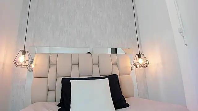 Snapshot of Alahia_Baiter chatting on December 2024 02:39:02 PM Alahia Baiter online show from December 2024 02:39:02 PM