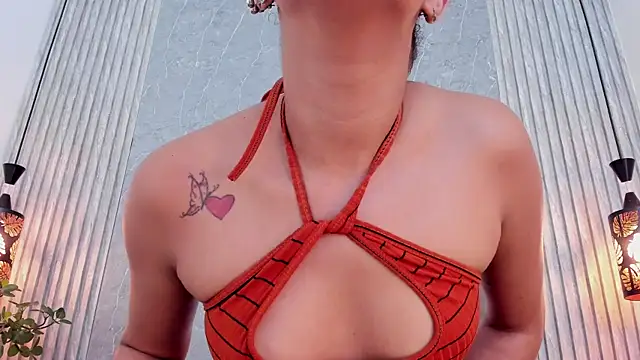 Snapshot of Alahia_Baiter chatting on December 2024 05:48:01 PM Alahia Baiter online show from December 2024 05:48:01 PM