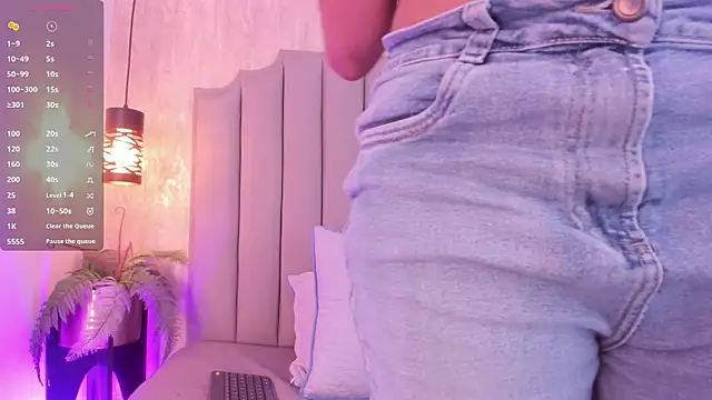 Snapshot of Alahia_Baiter chatting on March 2025 11:42:02 AM Alahia Baiter online show from March 2025 11:42:02 AM