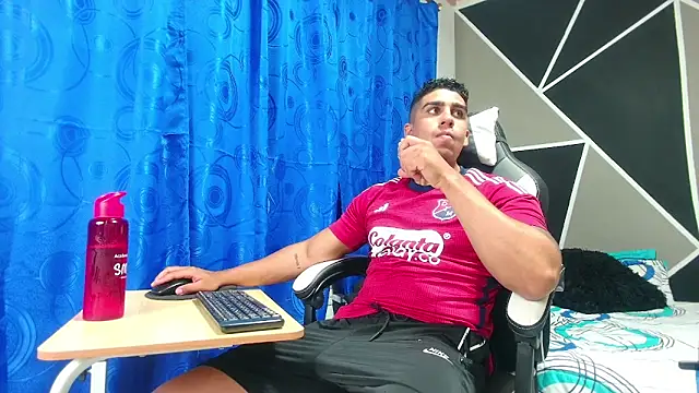 Snapshot of astrom_greyy chatting on October 2025 11:39:02 PM astrom greyy online show from October 2025 11:39:02 PM