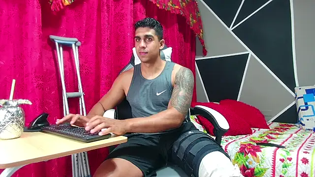 Snapshot of astrom_greyy chatting on November 2025 10:32:01 PM astrom greyy online show from November 2025 10:32:01 PM