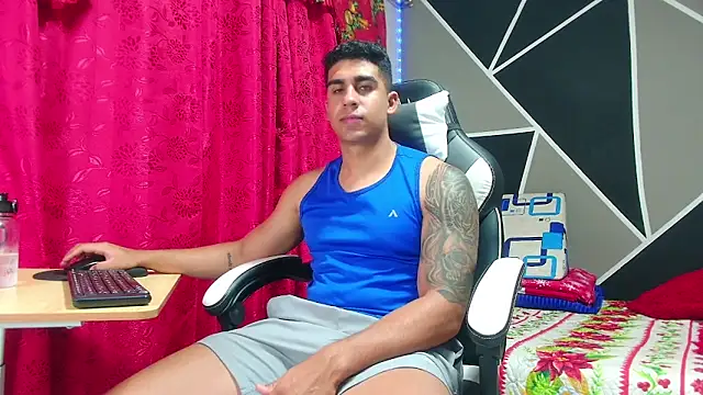 Snapshot of astrom_greyy chatting on December 2025 12:40:02 AM astrom greyy online show from December 2025 12:40:02 AM