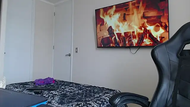 Snapshot of jonhklleyn chatting on September 2025 05:57:01 PM jonhklleyn online show from September 2025 05:57:01 PM