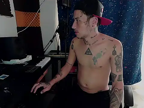 Snapshot of patrik_tattoo_ chatting on December 2024 02:33:01 PM patrik tattoo online show from December 2024 02:33:01 PM