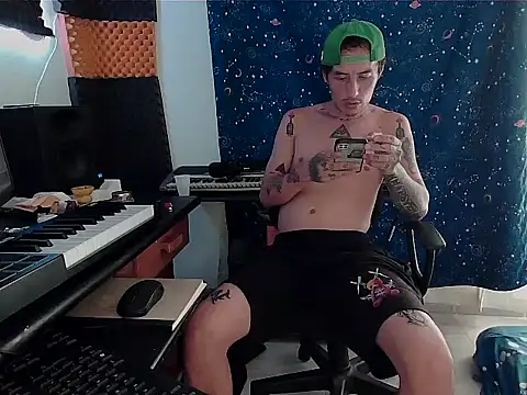 Snapshot of patrik_tattoo_ chatting on March 2025 06:08:02 PM patrik tattoo online show from March 2025 06:08:02 PM