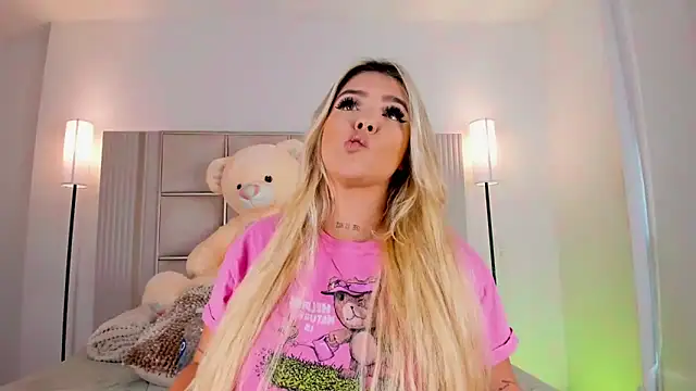 saraamiller  online show from February 2026 08:42:02 PM