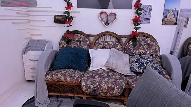 alinabozz1 online show from December 2024 01:22:01 AM