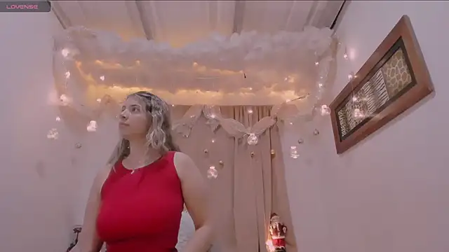 Snapshot of Lauu_G chatting on December 2024 07:16:02 AM Lauu G online show from December 2024 07:16:02 AM