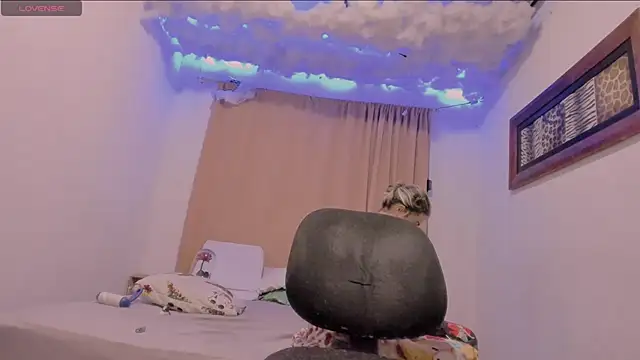 Snapshot of Lauu_G chatting on January 2025 03:29:01 AM Lauu G online show from January 2025 03:29:01 AM