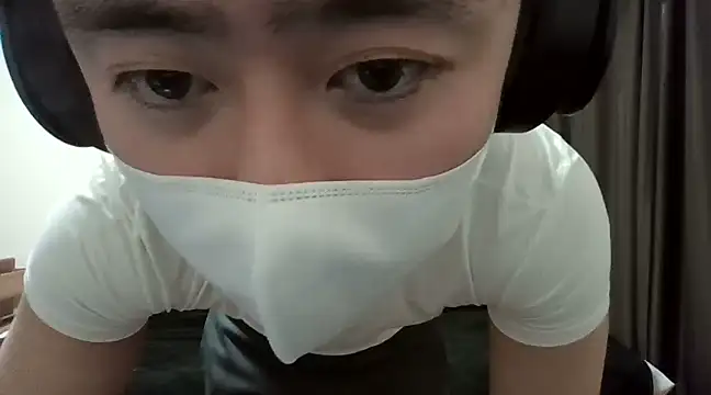Snapshot of YU-KI00 chatting on March 2025 01:20:02 PM YU-KI00 online show from March 2025 01:20:02 PM