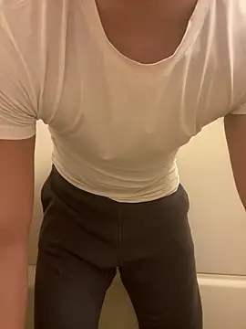 Snapshot of YU-KI00 chatting on November 2025 11:16:02 AM YU-KI00 online show from November 2025 11:16:02 AM