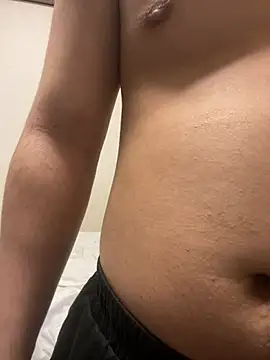 Snapshot of YU-KI00 chatting on November 2025 12:42:02 PM YU-KI00 online show from November 2025 12:42:02 PM