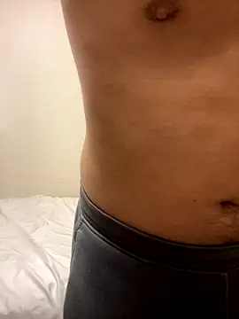 Snapshot of YU-KI00 chatting on December 2025 12:32:02 PM YU-KI00 online show from December 2025 12:32:02 PM