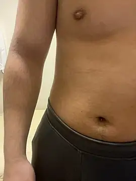 Snapshot of YU-KI00 chatting on December 2025 12:11:02 PM YU-KI00 online show from December 2025 12:11:02 PM