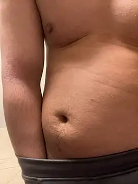 Snapshot of YU-KI00 chatting on December 2025 06:53:02 AM YU-KI00 online show from December 2025 06:53:02 AM