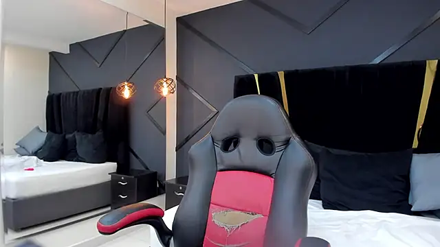 emilie xx  online show from March 2025 08:49:01 PM