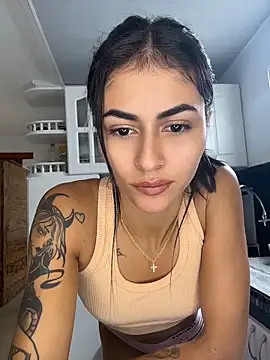 emilie xx  online show from May 2026 03:41:01 PM