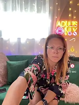 MelodyRoseUk online show from May 2026 12:47:02 PM
