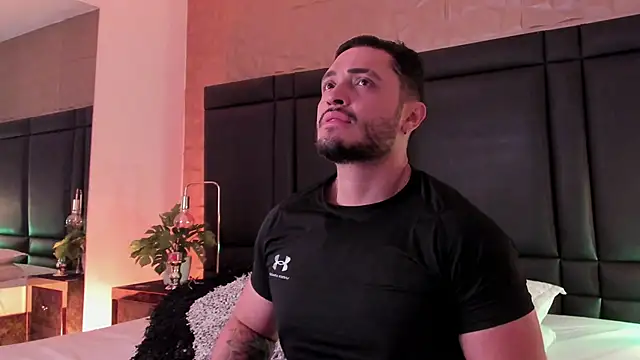 JossAckland online show from November 2025 08:11:01 PM