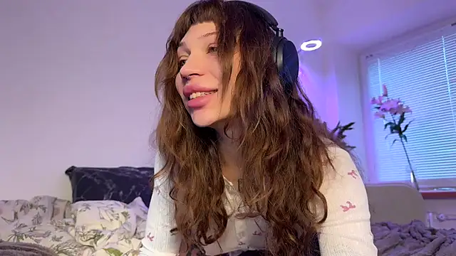 Snapshot of PaulaPratt chatting on December 2025 10:57:02 AM PaulaPratt online show from December 2025 10:57:02 AM