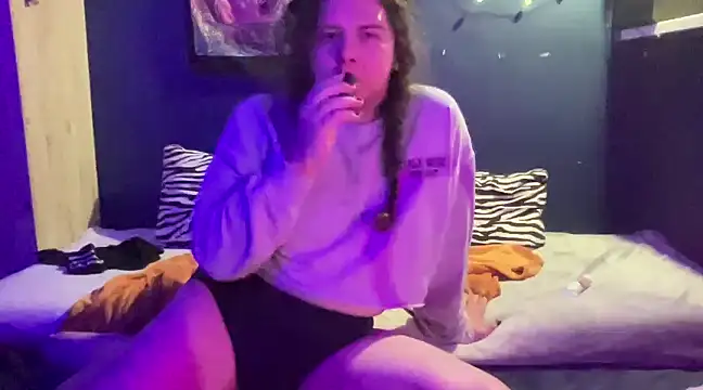 Luna Artemis online show from March 2025 09:37:01 PM