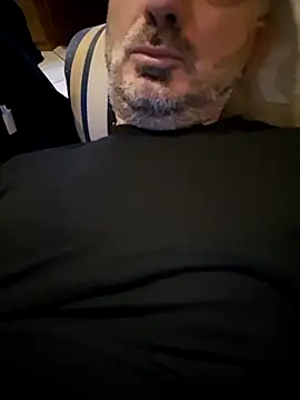 Snapshot of 1talianBeutifulCock chatting on December 2025 01:31:01 PM 1talianBeutifulCock online show from December 2025 01:31:01 PM