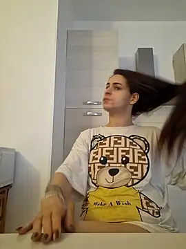 Snapshot of perla97 chatting on October 2025 01:04:02 PM perla97 online show from October 2025 01:04:02 PM