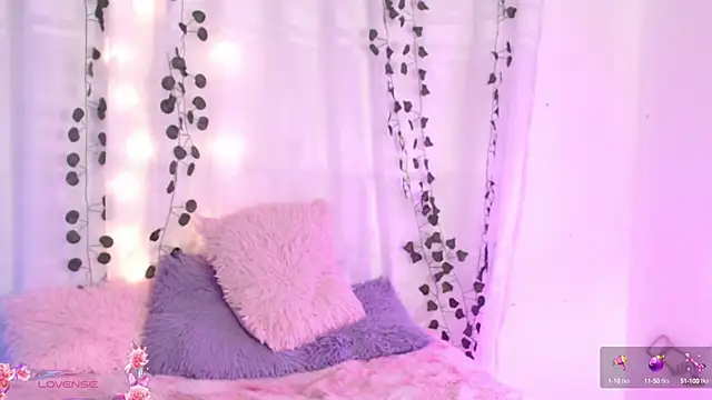 centaurigirl online show from January 2025 01:53:02 AM