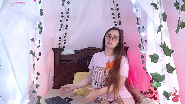 centaurigirl online show from February 2025 04:38:02 AM