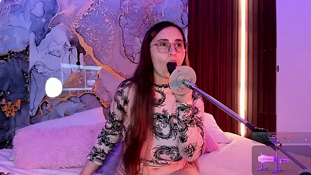 centaurigirl online show from October 2025 03:34:01 AM