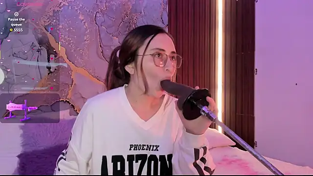 centaurigirl online show from December 2025 04:54:01 AM