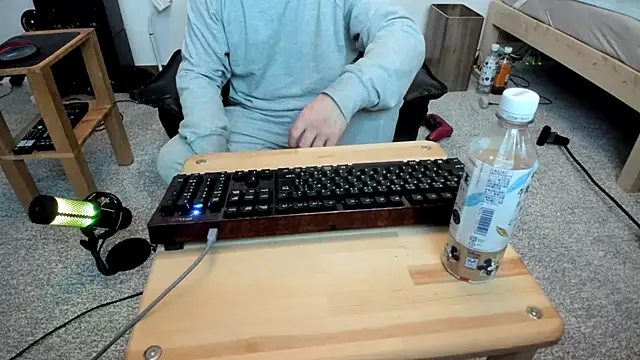 Snapshot of hachunemiku chatting on January 2025 06:23:01 PM hachunemiku online show from January 2025 06:23:01 PM