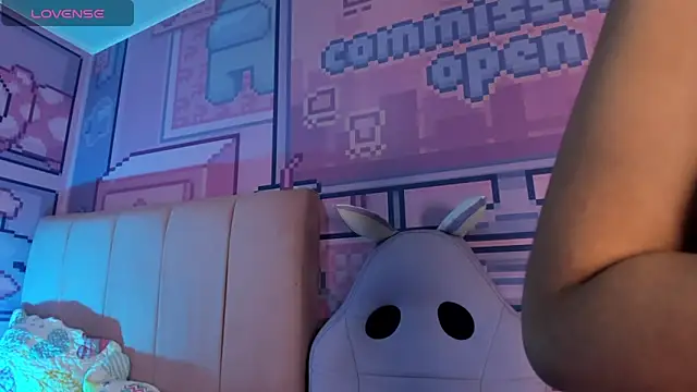  18alice online show from March 2026 03:52:02 AM