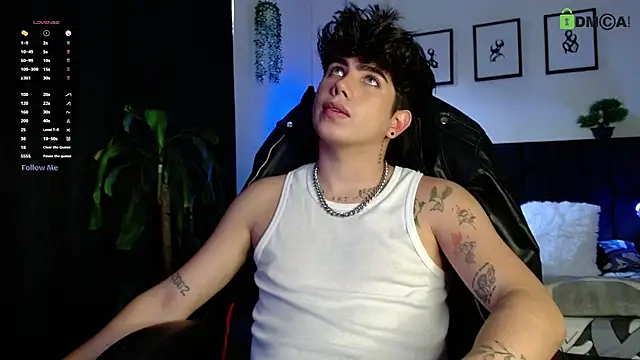 LyleBennett  online show from February 2026 09:44:02 PM