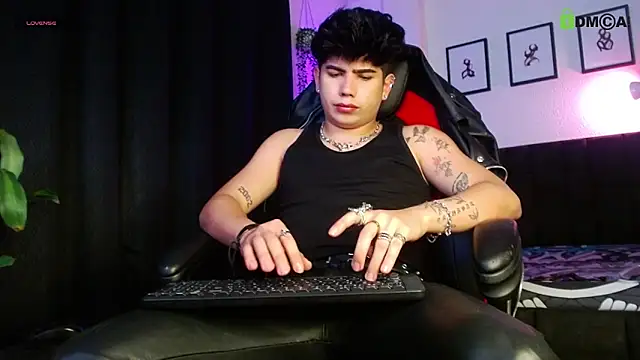 LyleBennett  online show from April 2026 11:48:01 AM