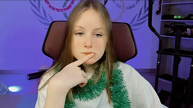 Snapshot of VivienLeeigh chatting on December 2024 05:11:02 AM VivienLeeigh online show from December 2024 05:11:02 AM