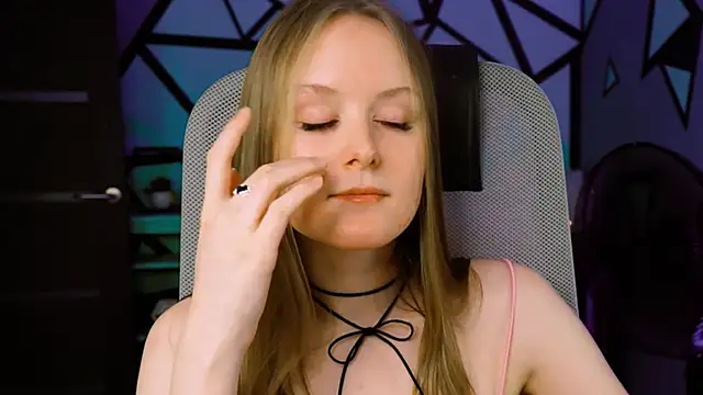 Snapshot of VivienLeeigh chatting on January 2025 03:21:01 PM VivienLeeigh online show from January 2025 03:21:01 PM