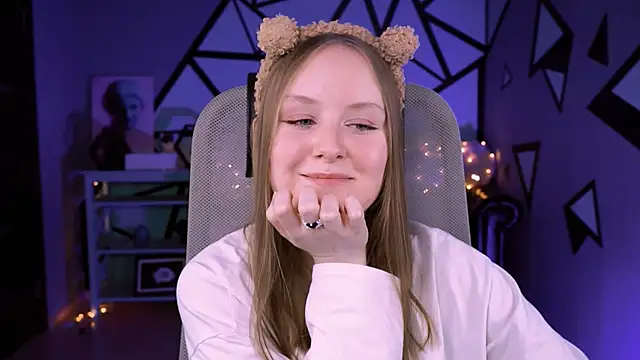 Snapshot of VivienLeeigh chatting on February 2025 01:15:02 PM VivienLeeigh online show from February 2025 01:15:02 PM