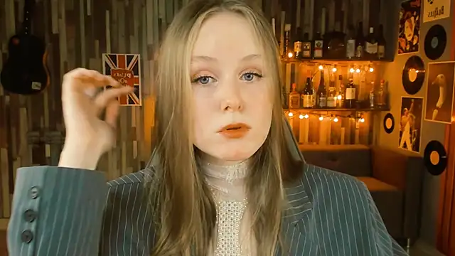 Snapshot of VivienLeeigh chatting on February 2025 01:08:02 PM VivienLeeigh online show from February 2025 01:08:02 PM