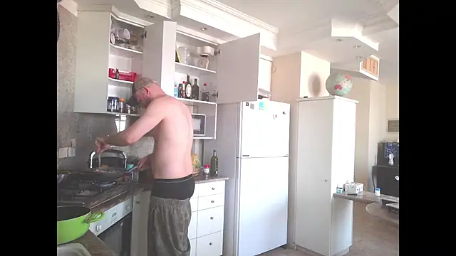 Snapshot of Tall_REC chatting on December 2024 12:19:02 PM Tall REC online show from December 2024 12:19:02 PM