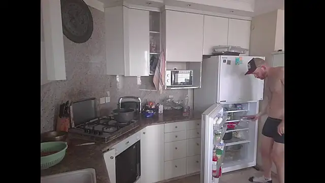 Snapshot of Tall_REC chatting on December 2024 01:06:01 PM Tall REC online show from December 2024 01:06:01 PM