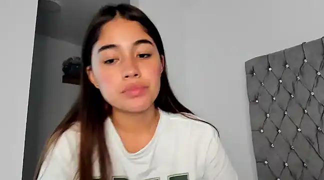 Snapshot of AriaMontgomery chatting on December 2024 03:49:01 AM AriaMontgomery online show from December 2024 03:49:01 AM