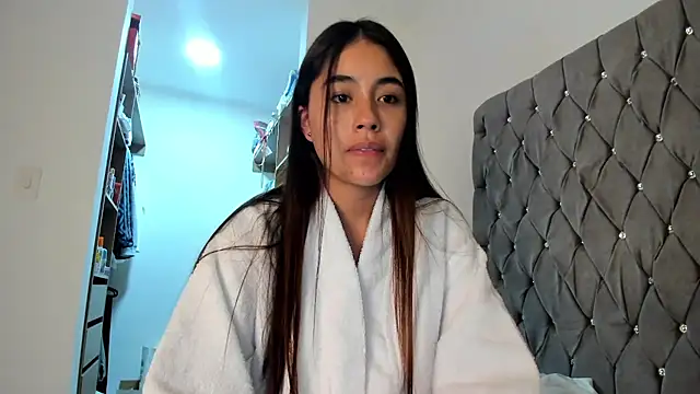 Snapshot of AriaMontgomery chatting on December 2024 06:17:02 AM AriaMontgomery online show from December 2024 06:17:02 AM