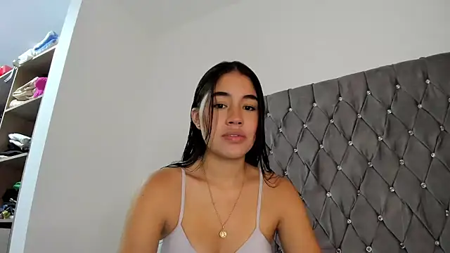 Snapshot of AriaMontgomery chatting on December 2024 11:28:01 PM AriaMontgomery online show from December 2024 11:28:01 PM