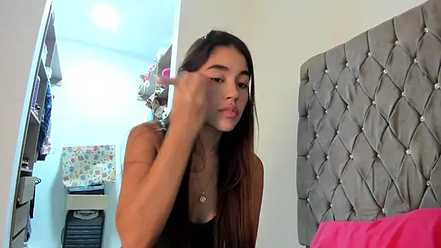 Snapshot of AriaMontgomery chatting on January 2025 03:08:02 AM AriaMontgomery online show from January 2025 03:08:02 AM