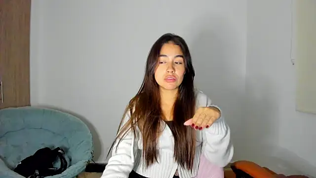 Snapshot of AriaMontgomery chatting on February 2025 08:12:02 AM AriaMontgomery online show from February 2025 08:12:02 AM