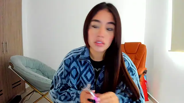 Snapshot of AriaMontgomery chatting on March 2025 12:09:01 PM AriaMontgomery online show from March 2025 12:09:01 PM