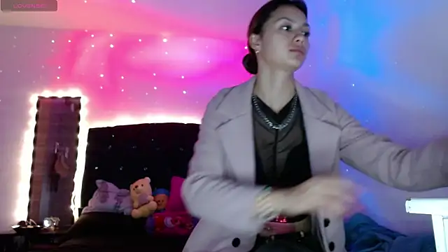 holy juli online show from January 2025 03:45:01 AM